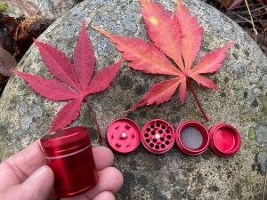 Black Leaf Mini grinder